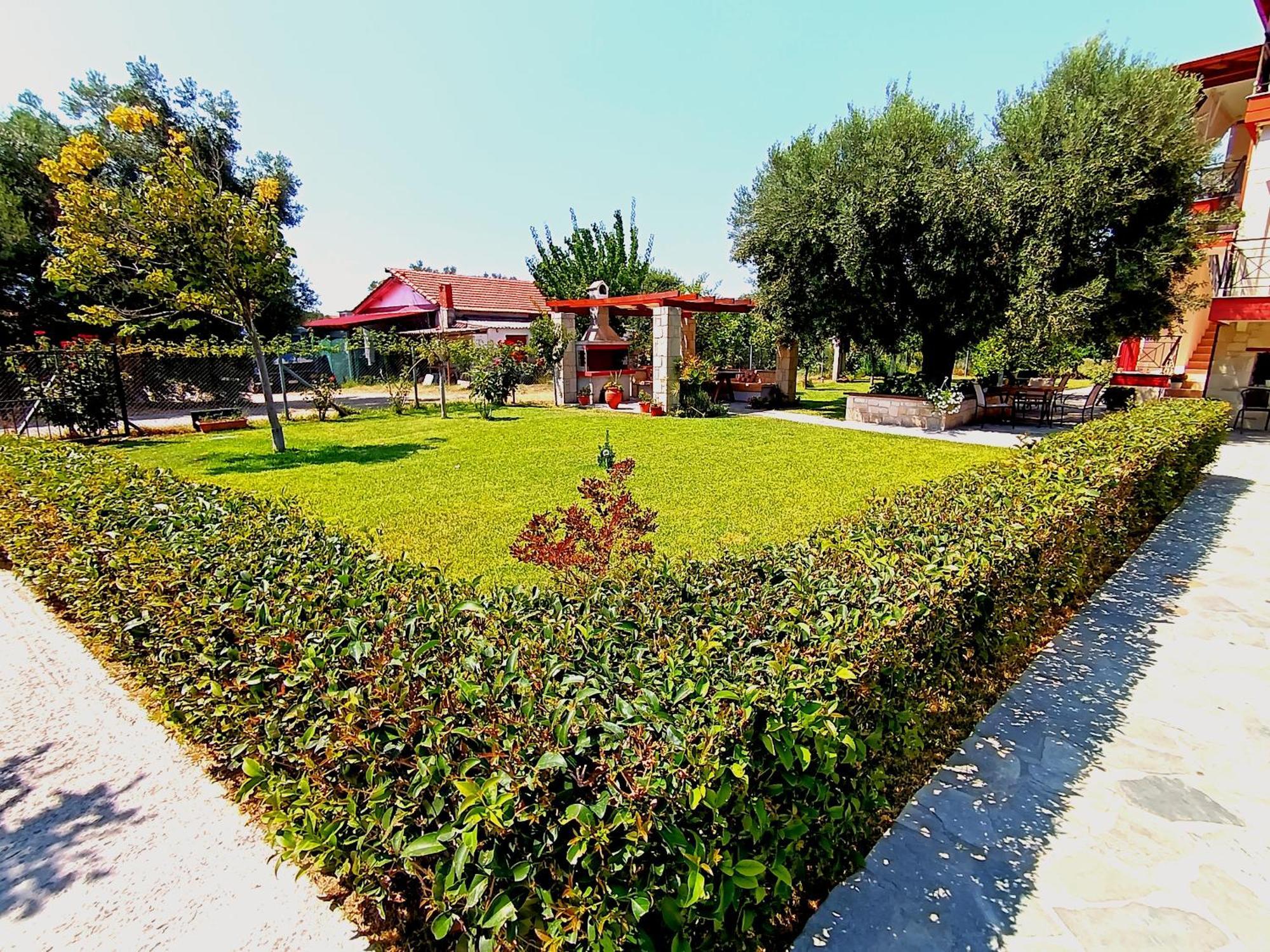 Giorgos Apartments Скала-Фуркас Екстер'єр фото