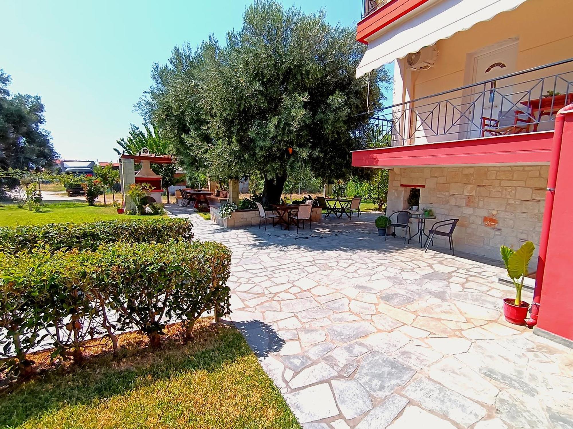 Giorgos Apartments Скала-Фуркас Екстер'єр фото